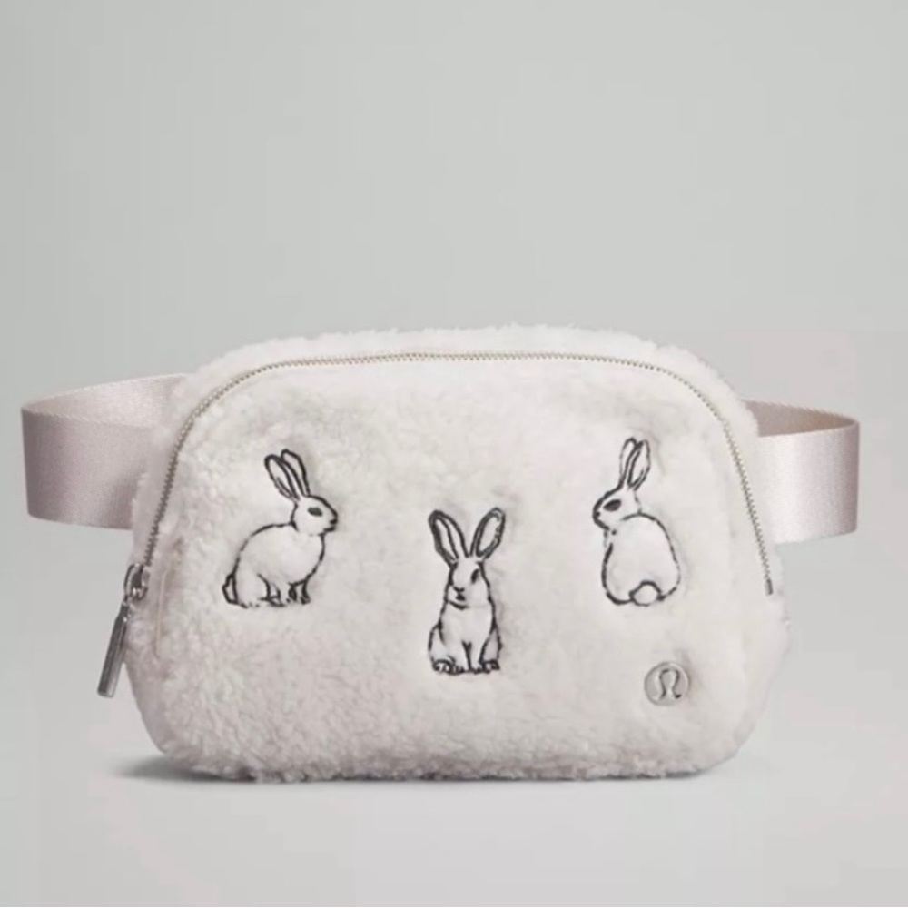 Lululemon rabbit belt bag